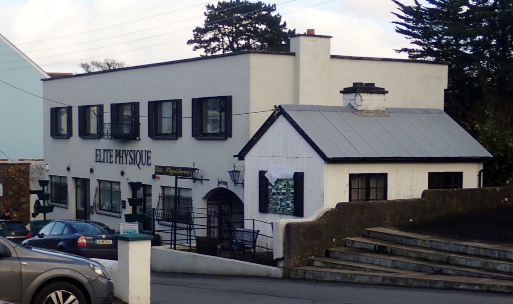 Copyright: Eric Jones. License: cc-by-sa/2.0. Source: https://www.geograph.ie/photo/5694593